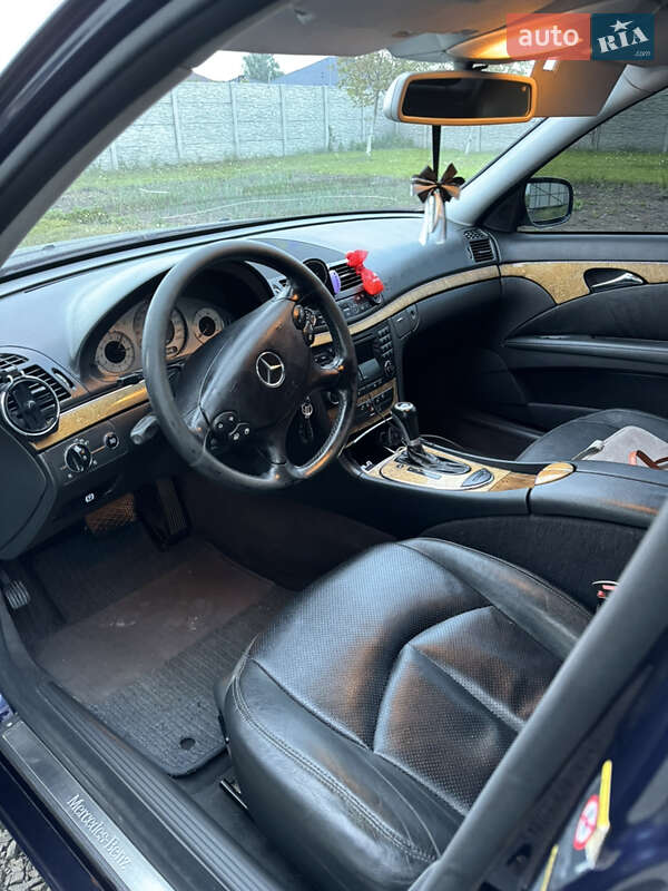 Седан Mercedes-Benz E-Class 2005 в Луцке