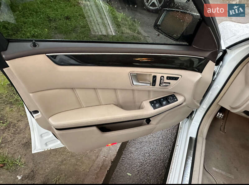 Седан Mercedes-Benz E-Class 2013 в Киеве
