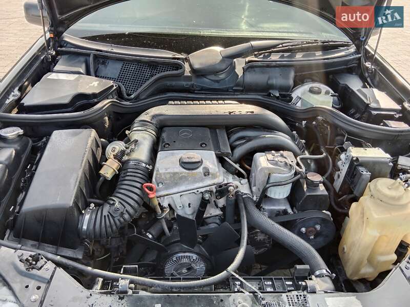 Седан Mercedes-Benz E-Class 1996 в Самборі