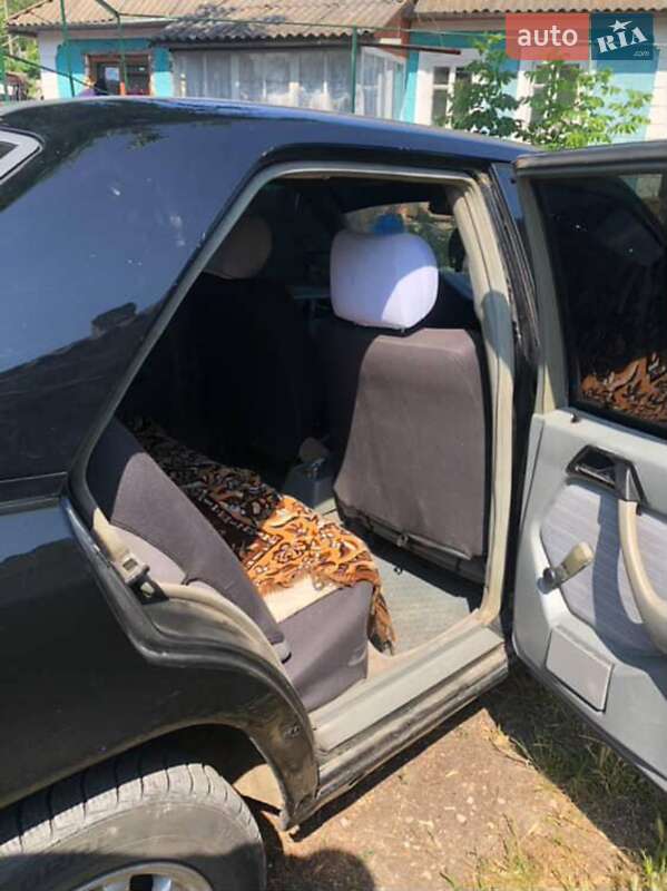 Хетчбек Mercedes-Benz E-Class 1986 в Могилів-Подільському