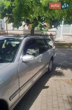 Універсал Mercedes-Benz E-Class 2000 в Івано-Франківську