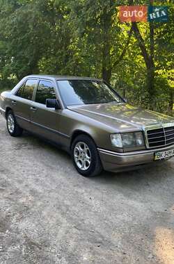 Седан Mercedes-Benz E-Class 1988 в Чорткове