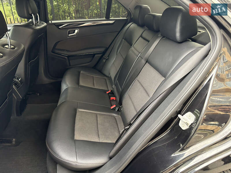 Седан Mercedes-Benz E-Class 2012 в Киеве