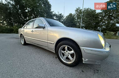 Седан Mercedes-Benz E-Class 2001 в 