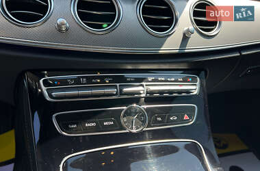Седан Mercedes-Benz E-Class 2016 в 