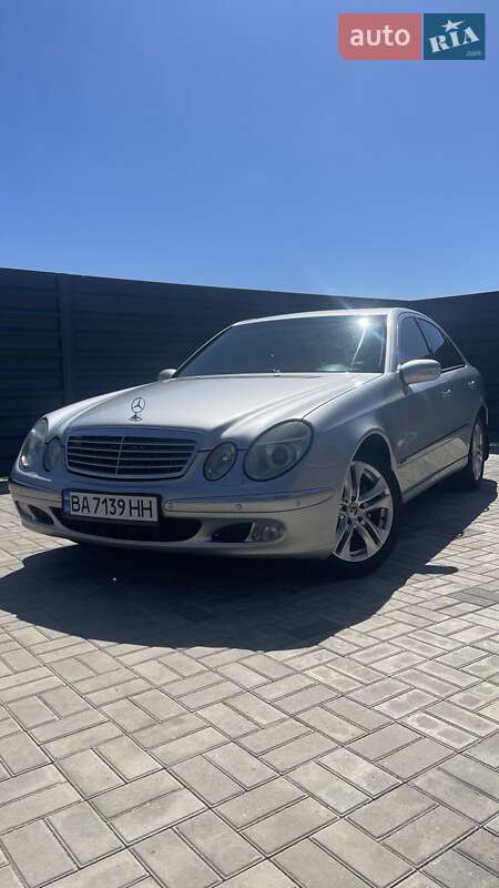 Седан Mercedes-Benz E-Class 2004 в 