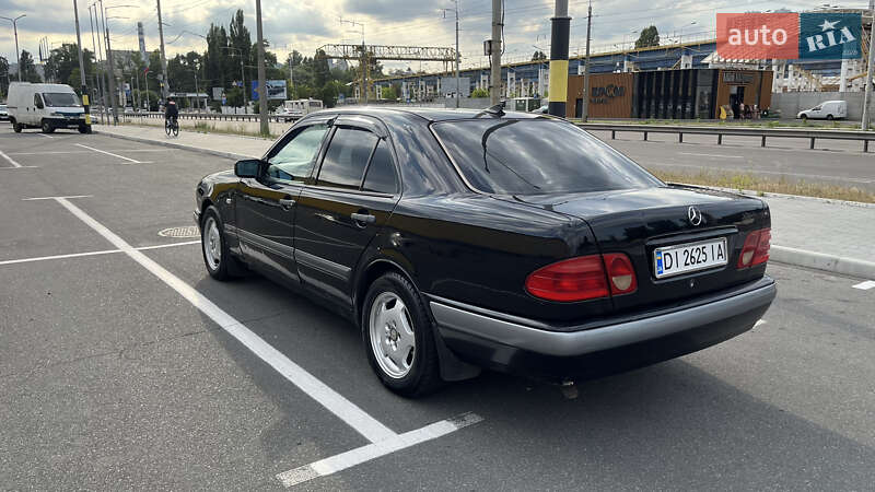 Седан Mercedes-Benz E-Class 1997 в Киеве