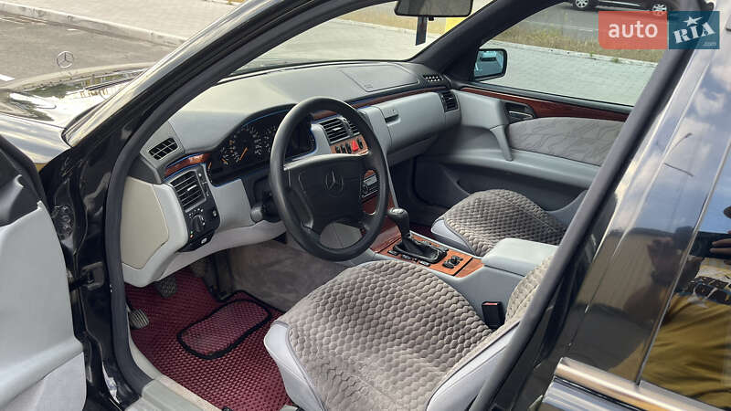 Седан Mercedes-Benz E-Class 1997 в Киеве