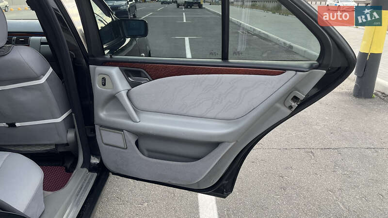 Седан Mercedes-Benz E-Class 1997 в Киеве