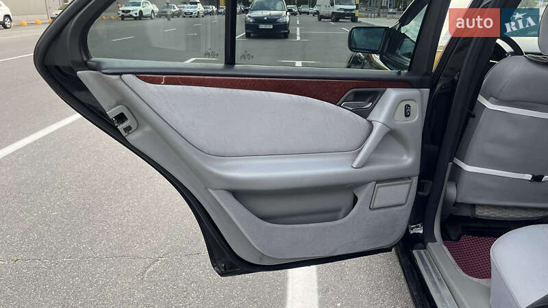 Седан Mercedes-Benz E-Class 1997 в Киеве