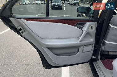 Седан Mercedes-Benz E-Class 1997 в 