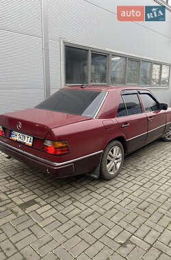 Седан Mercedes-Benz E-Class 1989 в Миколаєві