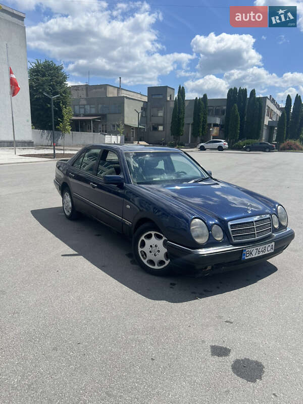 Mercedes-Benz E-Class 1996