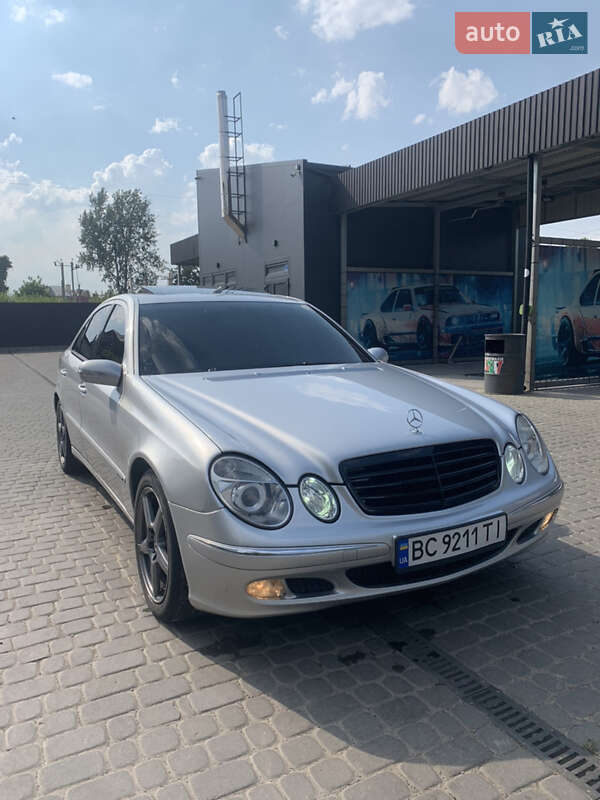 Седан Mercedes-Benz E-Class 2002 в Львові
