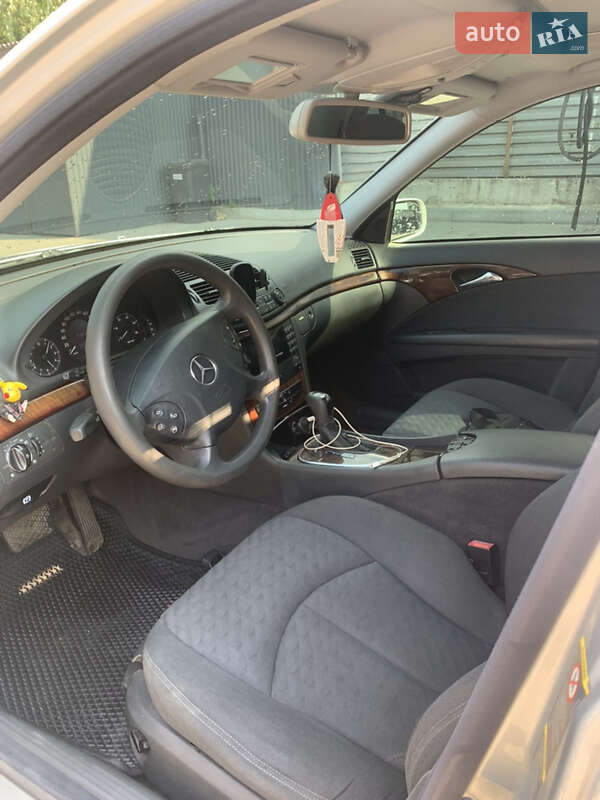 Седан Mercedes-Benz E-Class 2002 в Львові
