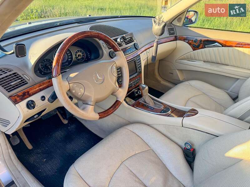 Седан Mercedes-Benz E-Class 2003 в Николаеве