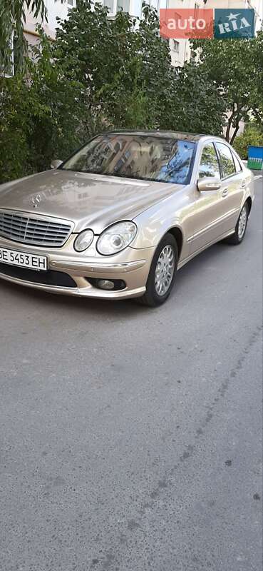 Седан Mercedes-Benz E-Class 2003 в Николаеве