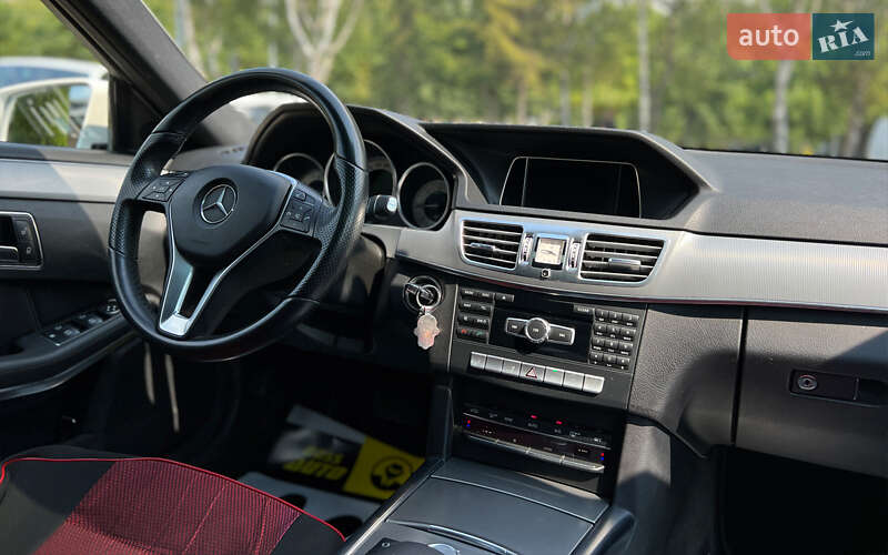 Седан Mercedes-Benz E-Class 2013 в Львове