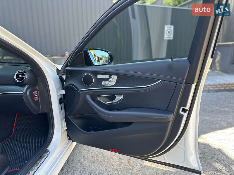 Седан Mercedes-Benz E-Class 2019 в Киеве