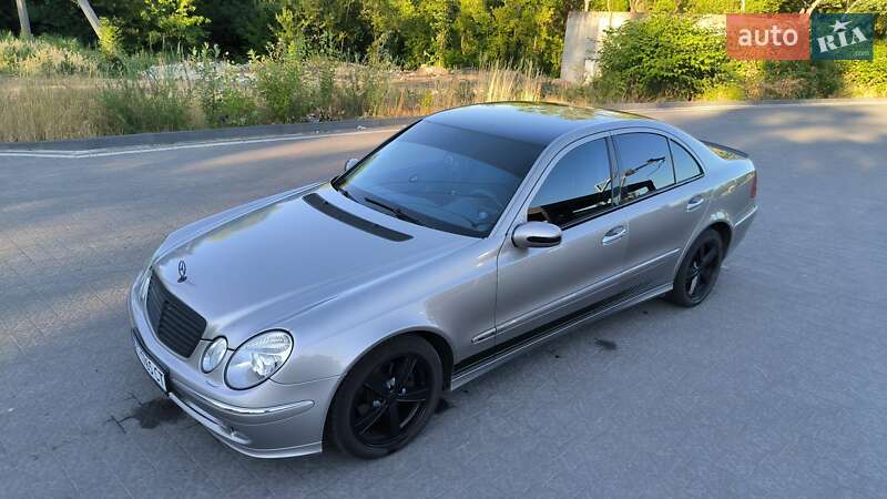 Седан Mercedes-Benz E-Class 2006 в Надворной