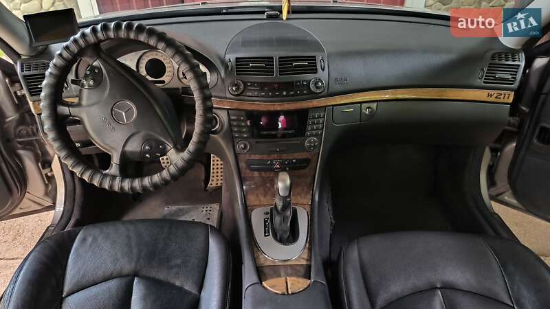 Седан Mercedes-Benz E-Class 2006 в Надворной