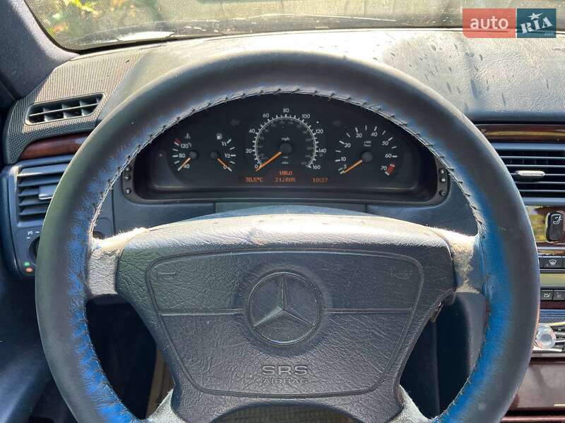 Седан Mercedes-Benz E-Class 1996 в Черноморске
