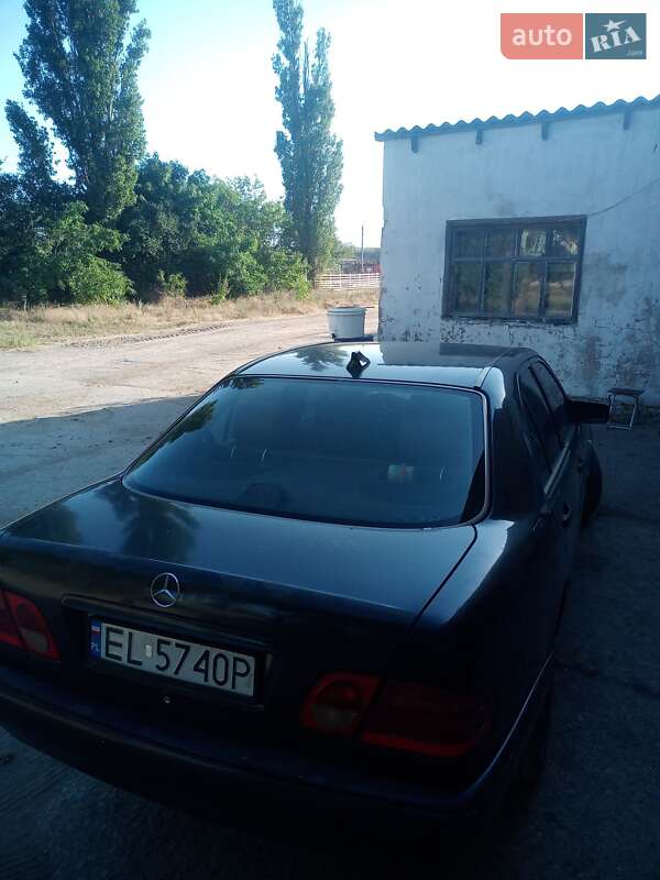 Седан Mercedes-Benz E-Class 1996 в Галициновом