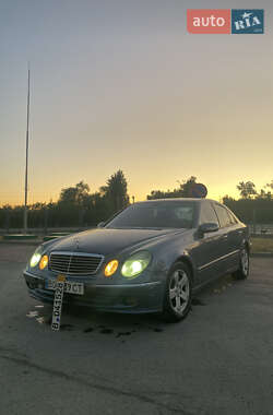 Седан Mercedes-Benz E-Class 2005 в Борщеві