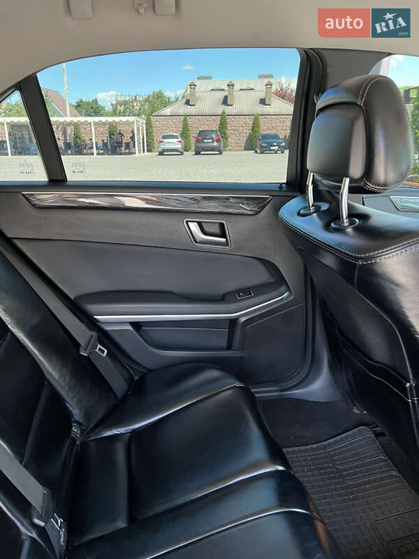 Седан Mercedes-Benz E-Class 2012 в Кропивницькому