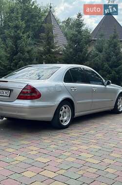 Седан Mercedes-Benz E-Class 2003 в 