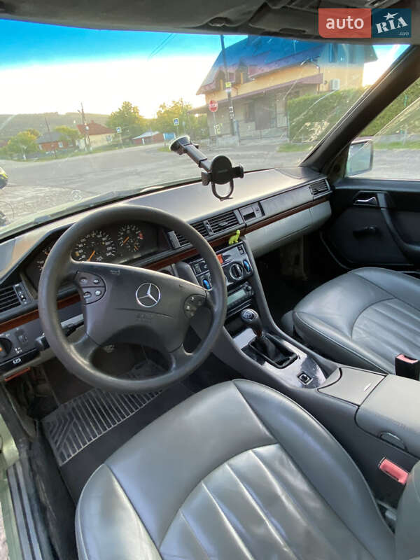 Седан Mercedes-Benz E-Class 1987 в Дрогобыче
