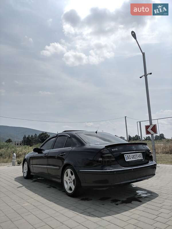 Седан Mercedes-Benz E-Class 2003 в Виноградове