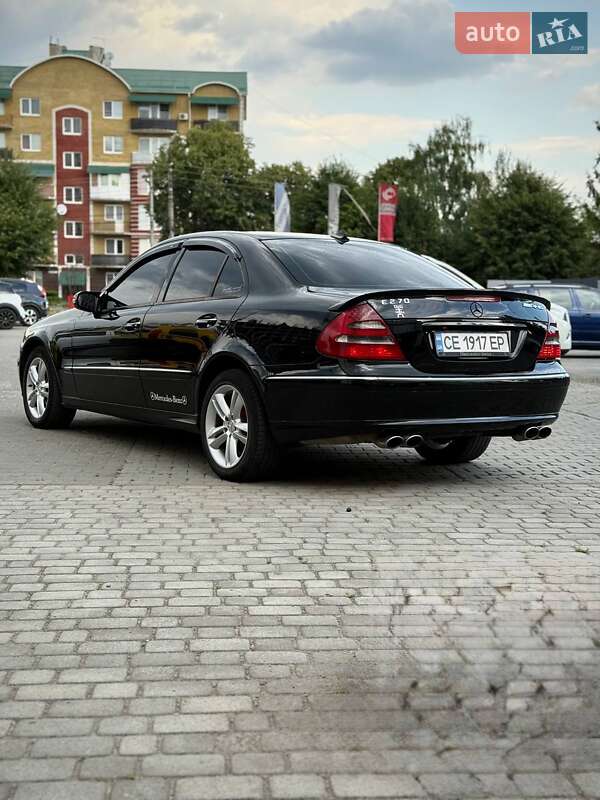 Седан Mercedes-Benz E-Class 2003 в Черновцах