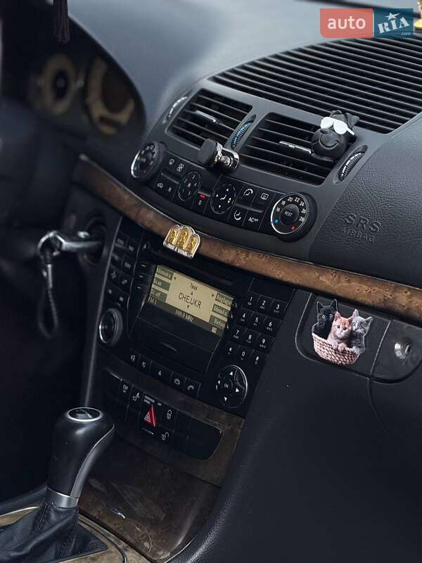 Седан Mercedes-Benz E-Class 2003 в Черновцах