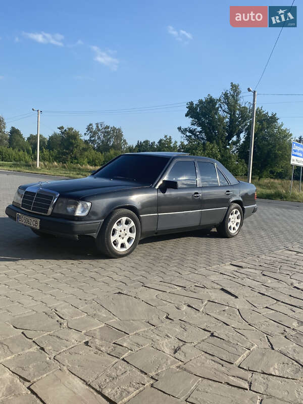 Седан Mercedes-Benz E-Class 1993 в Тернополе
