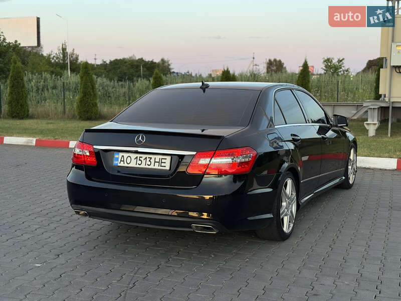 Седан Mercedes-Benz E-Class 2012 в Черновцах