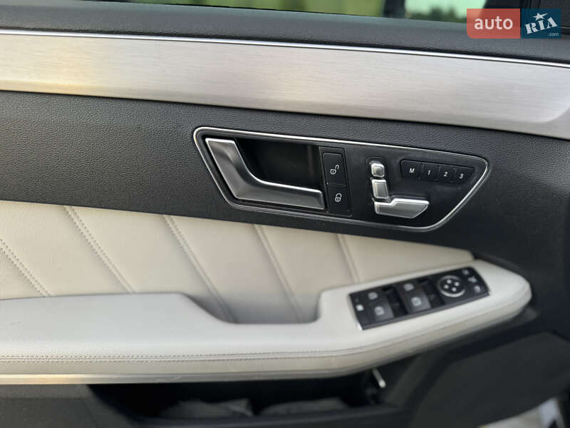 Седан Mercedes-Benz E-Class 2012 в Черновцах