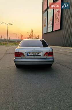 Седан Mercedes-Benz E-Class 1998 в Харкові