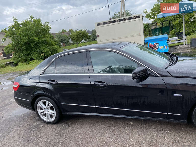 Седан Mercedes-Benz E-Class 2011 в Володимирці фото 2 Седан Mercedes-Benz E-Class 2011 в Володимирці