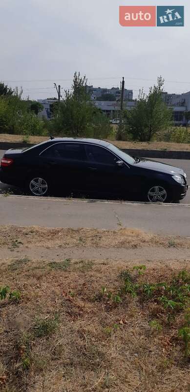 Седан Mercedes-Benz E-Class 2011 в Запоріжжі