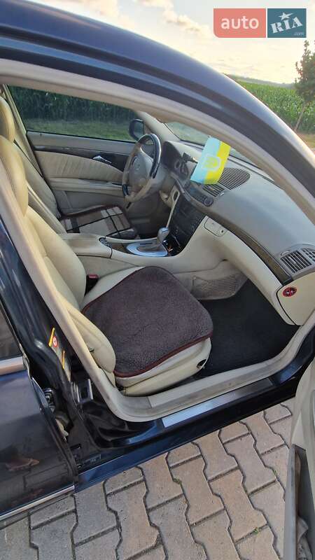 Седан Mercedes-Benz E-Class 2003 в Липовце