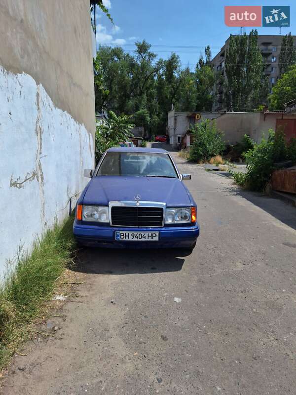 Седан Mercedes-Benz E-Class 1987 в Николаеве