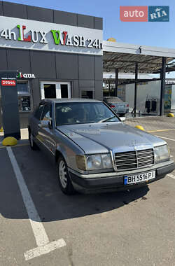 Седан Mercedes-Benz E-Class 1989 в 