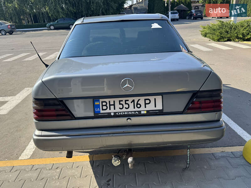 Седан Mercedes-Benz E-Class 1989 в Одессе