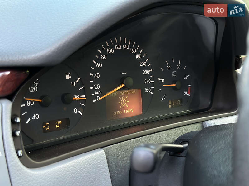 Седан Mercedes-Benz E-Class 2000 в Николаеве