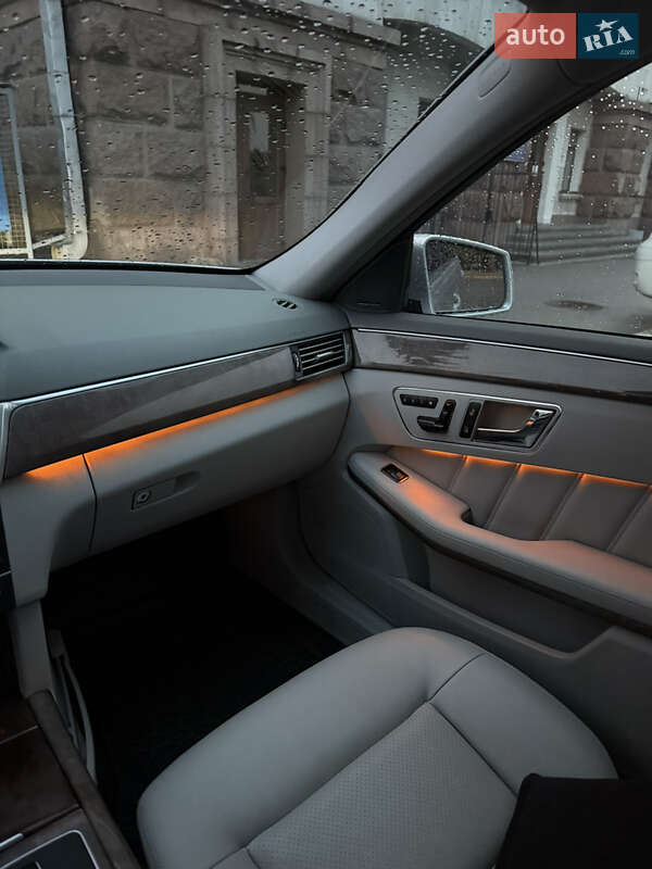 Седан Mercedes-Benz E-Class 2011 в Чернигове фото 22 Седан Mercedes-Benz E-Class 2011 в Чернигове