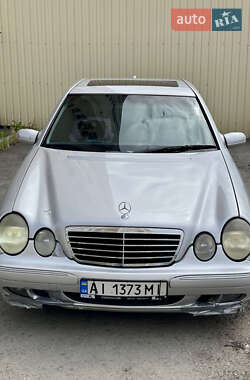Седан Mercedes-Benz E-Class 2001 в Києві
