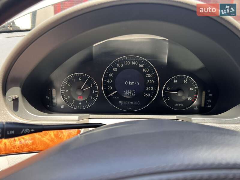Седан Mercedes-Benz E-Class 2004 в Могилев-Подольске