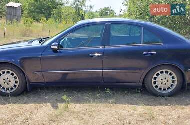 Седан Mercedes-Benz E-Class 2002 в 