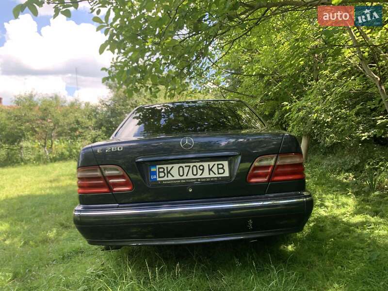 Седан Mercedes-Benz E-Class 2000 в Костопілі